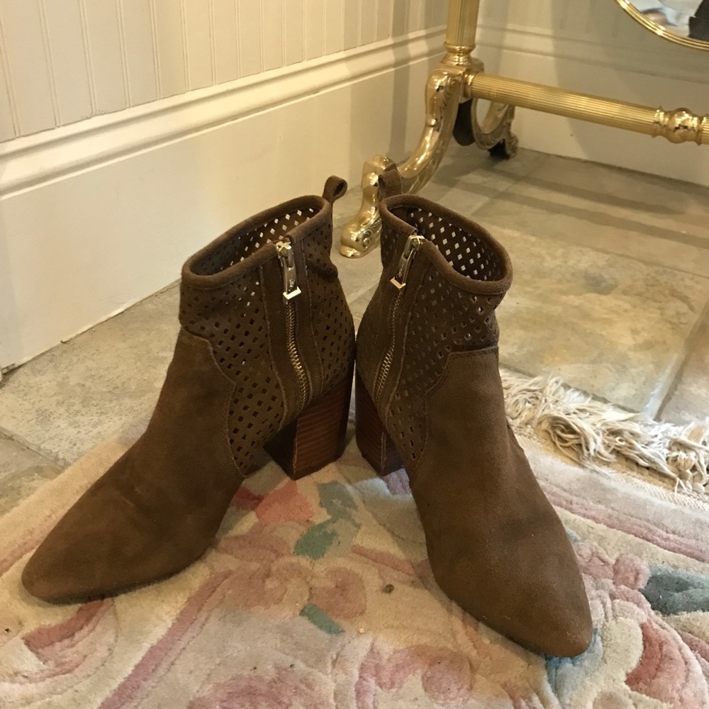 Report signature perforated booties