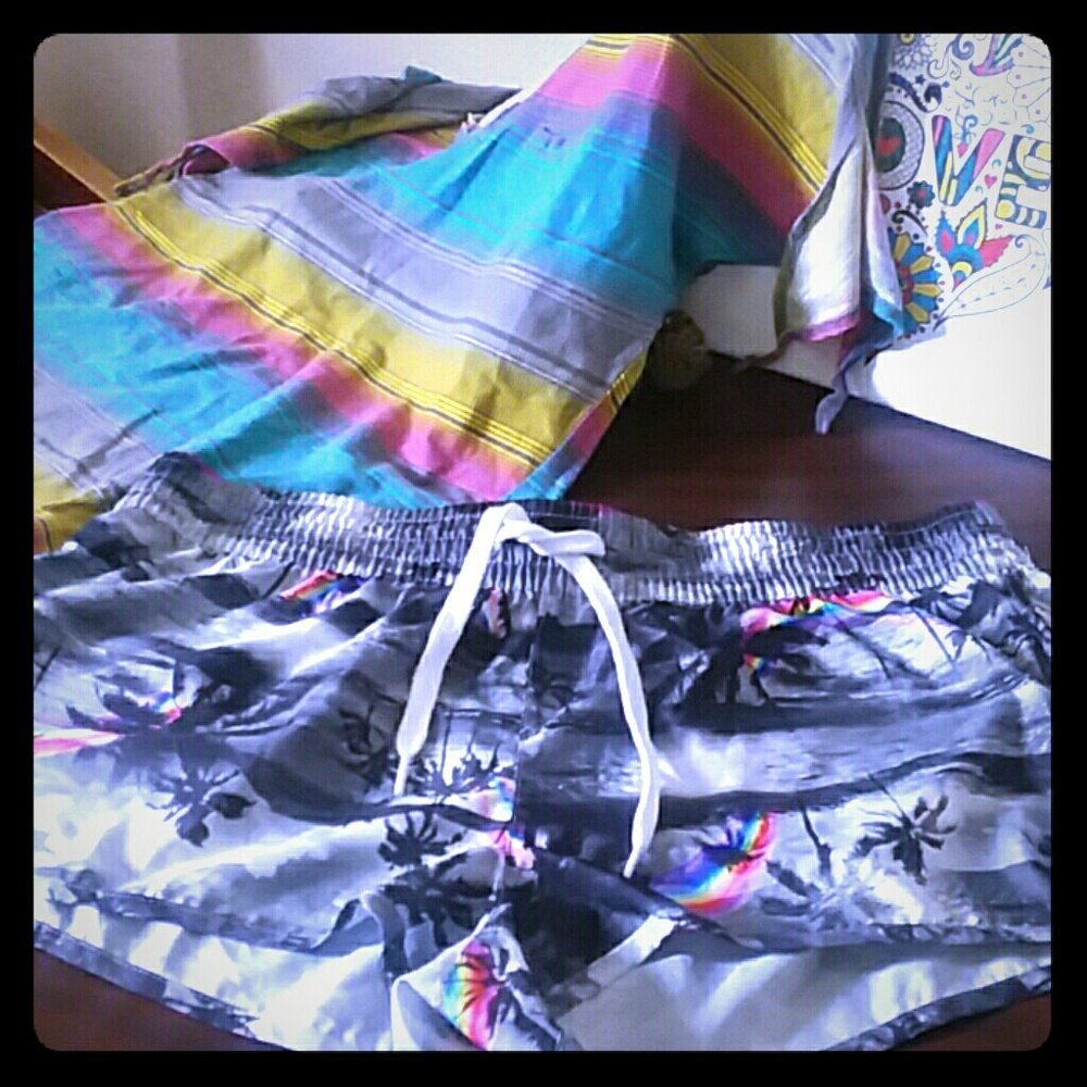 Super Cute! Rainbow ocean shorts W/ free tee
