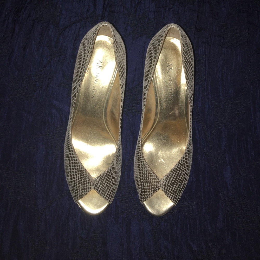 Anne Klein gold snake skin heels sz 7.5