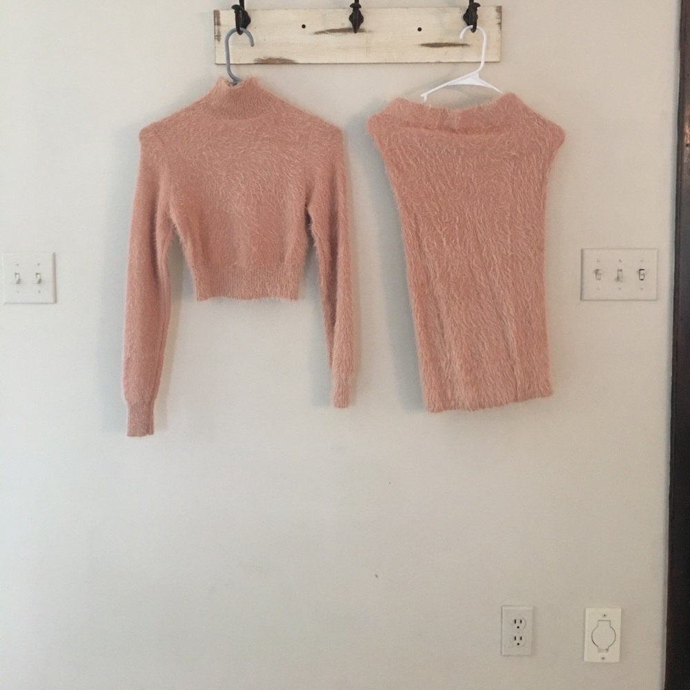 Angora-like coordinate crop top/midi skirt set