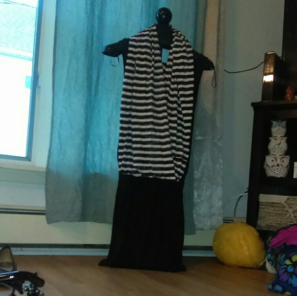 Scarf - Picture 2 of 3