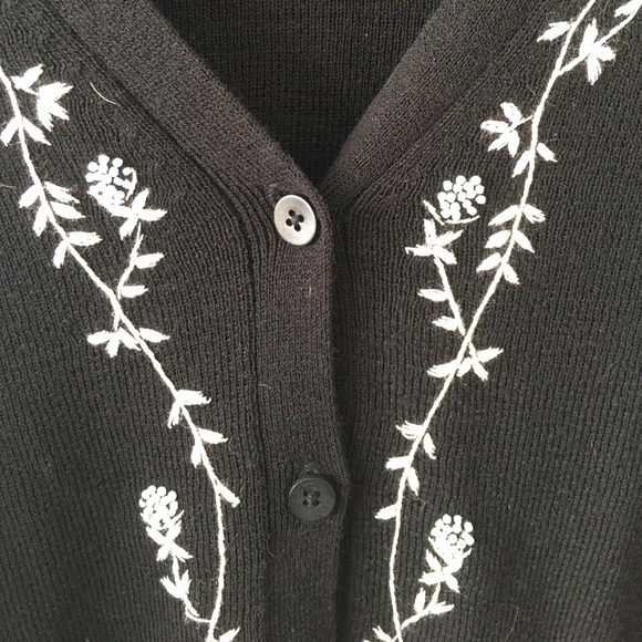 Vintage DKNY Black Sweater with amazing detail. - Picture 2 of 5