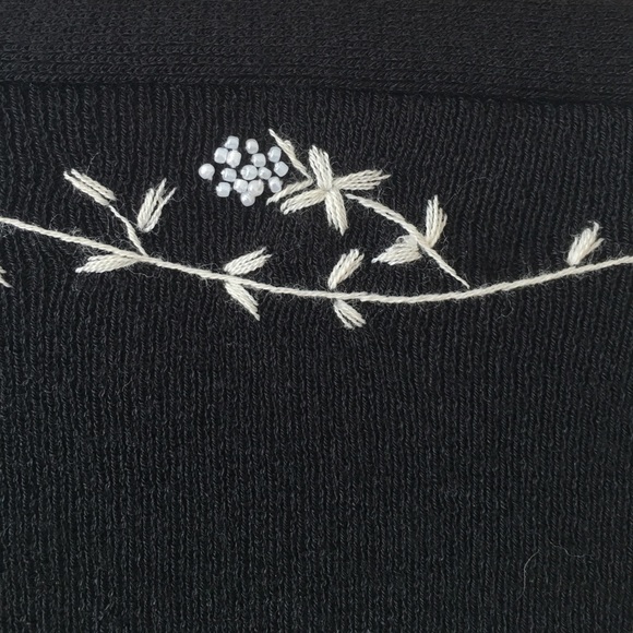 Vintage DKNY Black Sweater with amazing detail. - Picture 5 of 5