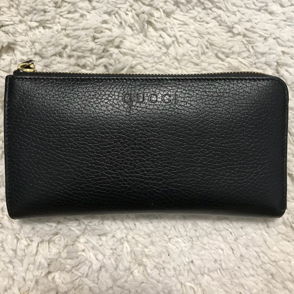 AUTHENTIC GUCCI WALLET