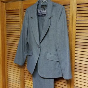 Reduced! Career  2 piece Gray pantsuit size 10
