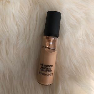 MAC pro longwear concealer NC20