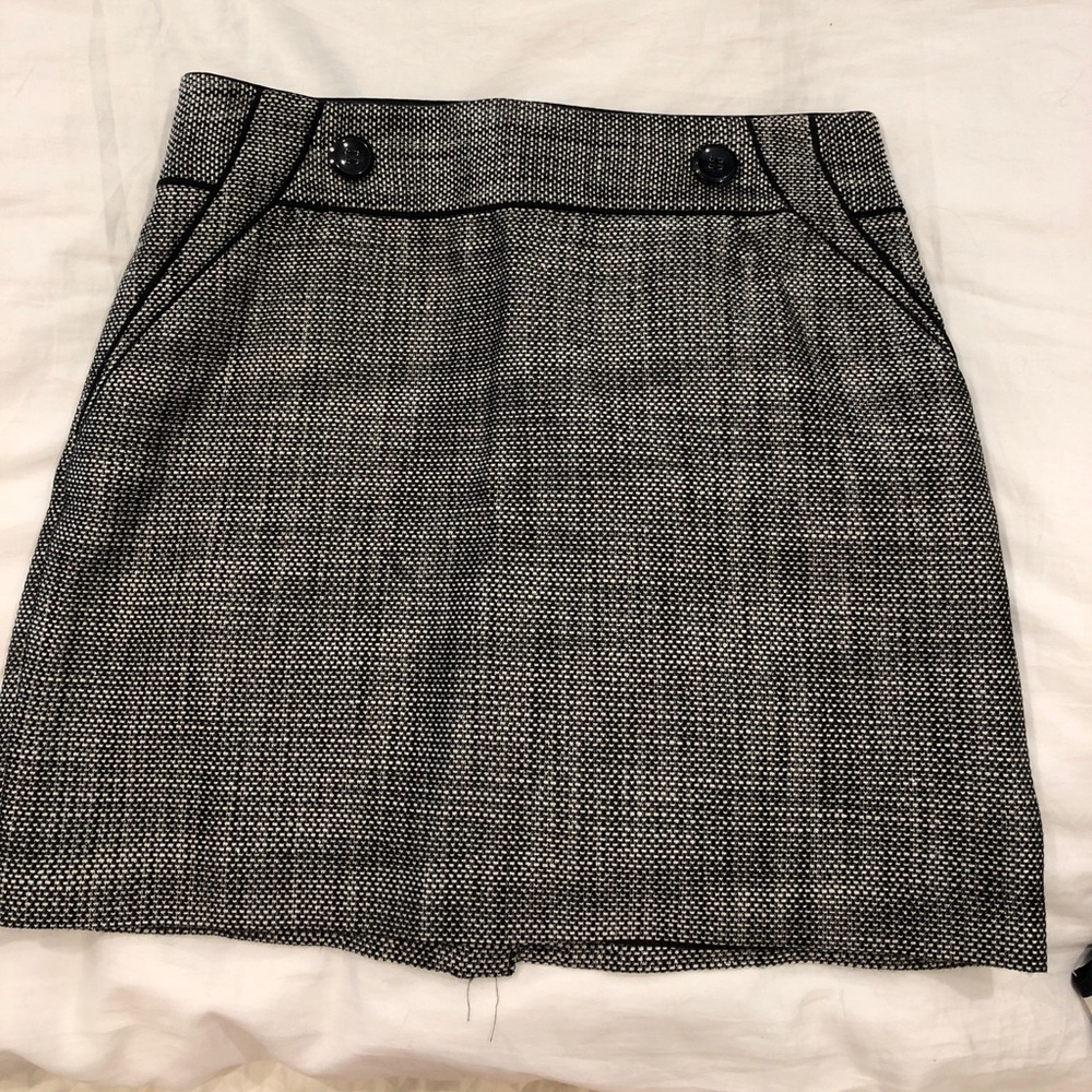 Limited Skirt size 6