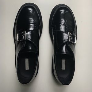 Black Patent Leather Cooperative Shoe