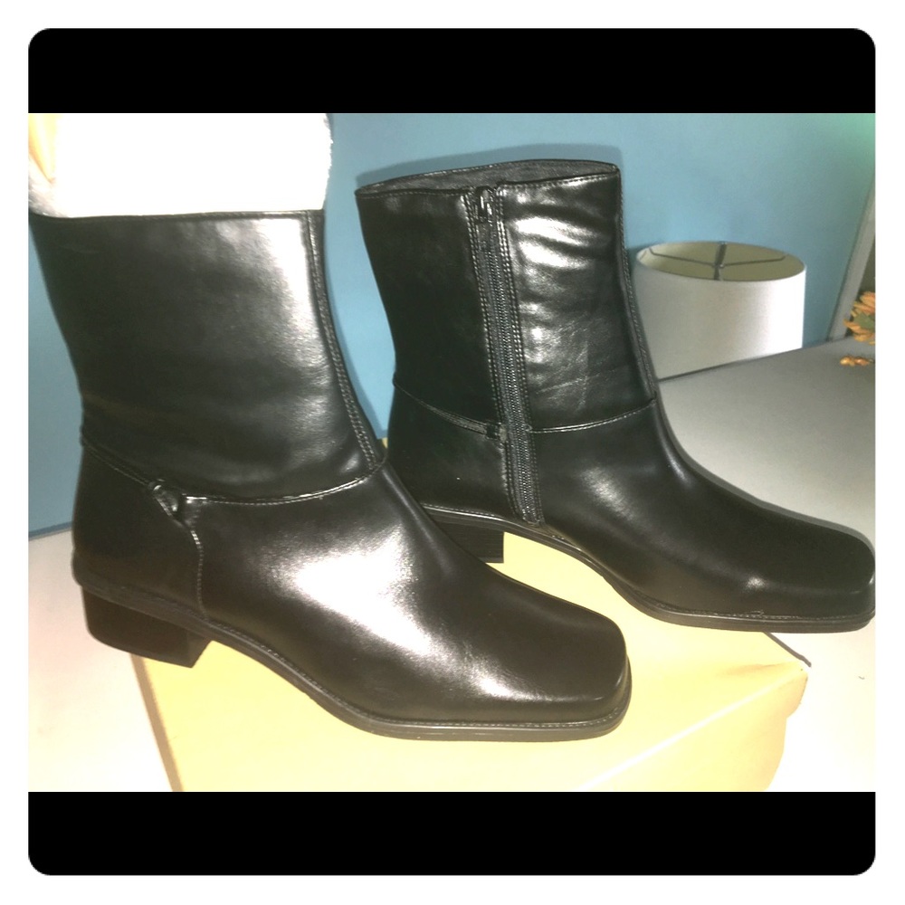 Naturalizer Black Patent Leather Boots 10W NIB