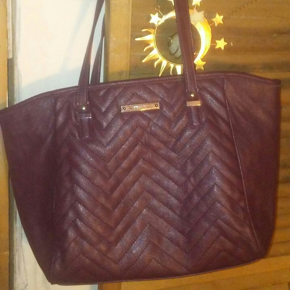 Burgundy tote
