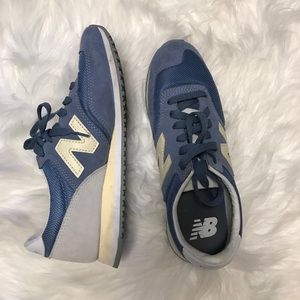 New Balance 620 tennis shoes