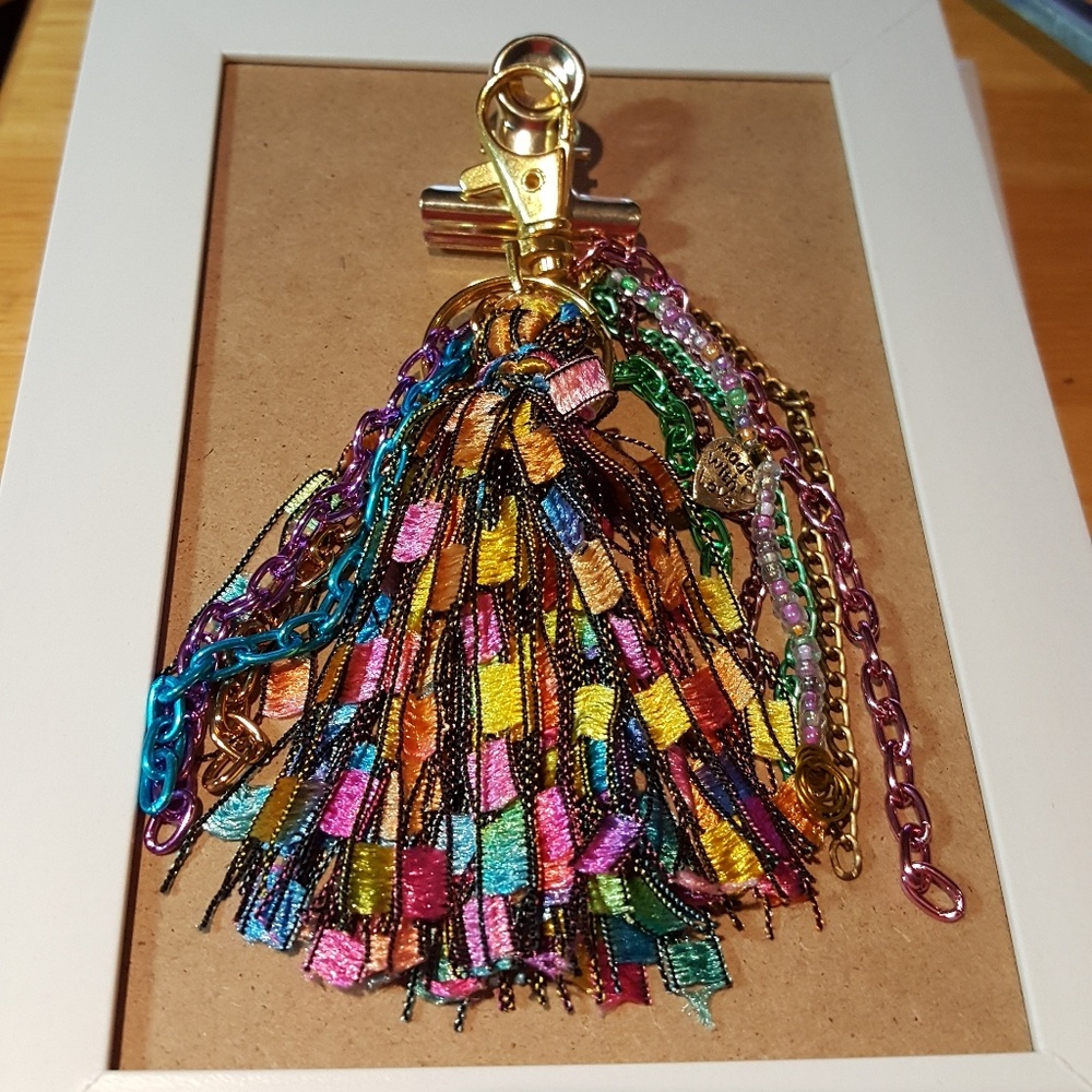 ๐๏ธMulti-colored & Beaded Keychain/Purse Charm - Picture 2 of 5