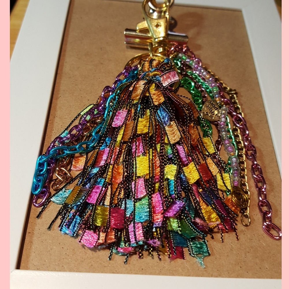 ๐๏ธMulti-colored & Beaded Keychain/Purse Charm - Picture 4 of 5