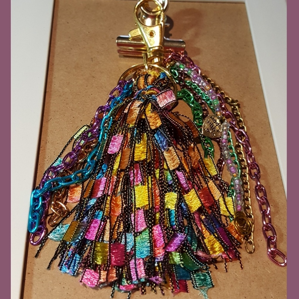 ๐๏ธMulti-colored & Beaded Keychain/Purse Charm - Picture 5 of 5
