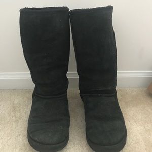 Black tall uggs