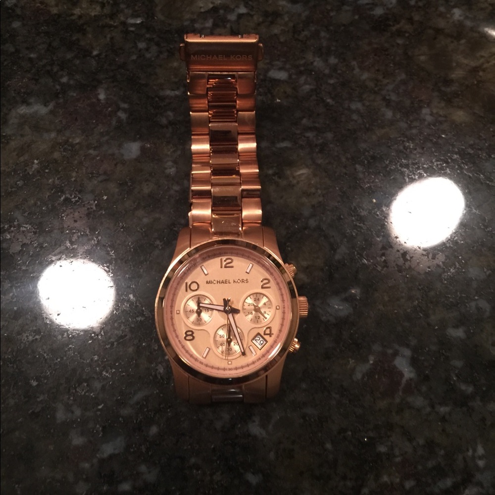Michael kors rose gold watch