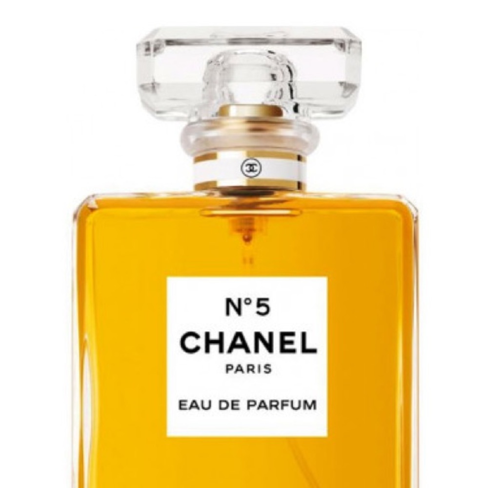 Iconic fragrance by Chanel N 5 Eau de Parfum
