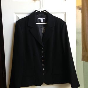 NWOT Chico's Platinum black blazer size 3