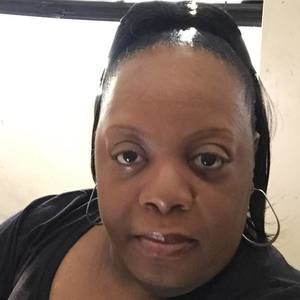 Meet your Posher, Dee dee