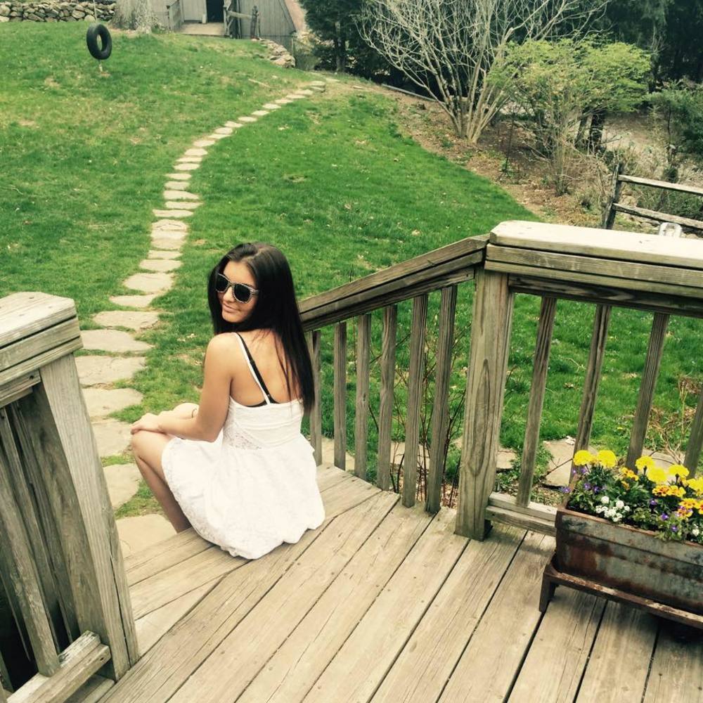 Meet your Posher, Alyssa