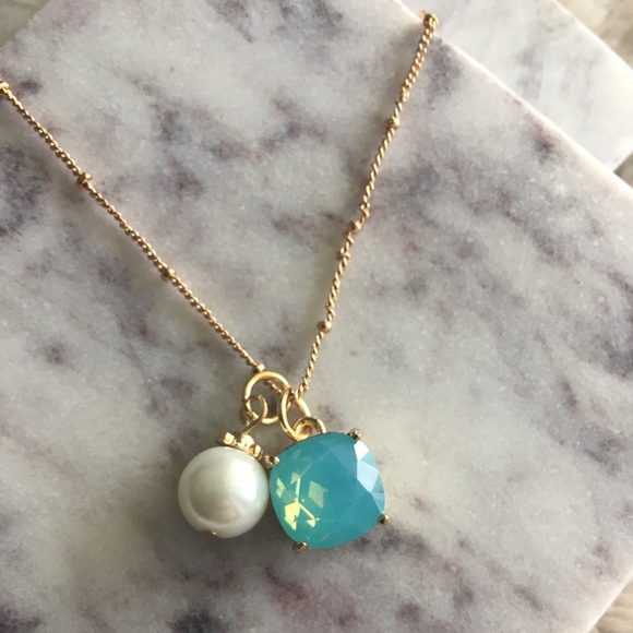 🥂HP🥂Gorgeous Pearl & Blue Stud Charm Necklace💎 - Picture 3 of 5