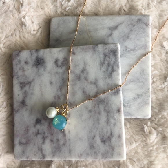 🥂HP🥂Gorgeous Pearl & Blue Stud Charm Necklace💎 - Picture 4 of 5