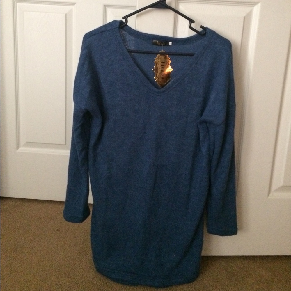 NWT Gorgeous Smoky Blue Lightweight Sweater