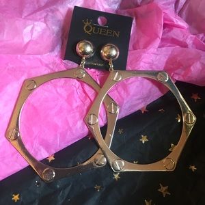 Had cuff looking gold earrings