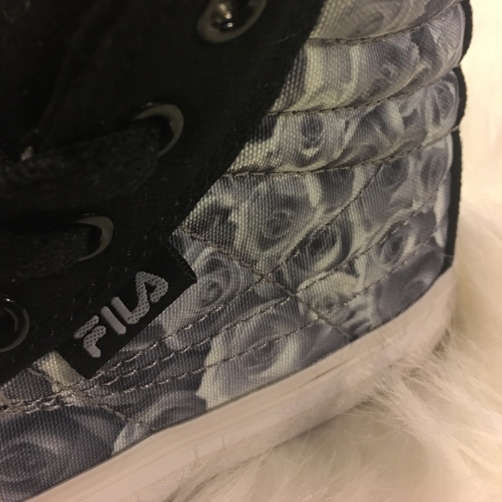 Girls Size 11 Fila Rose Shoes
