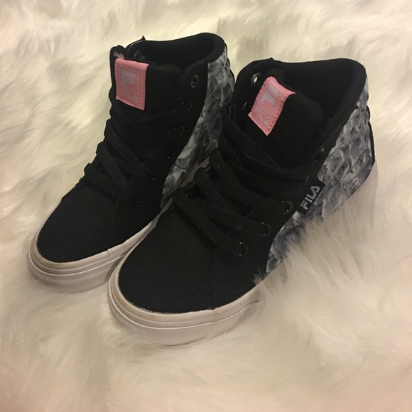 Girls Size 11 Fila Rose Shoes - Picture 3 of 8