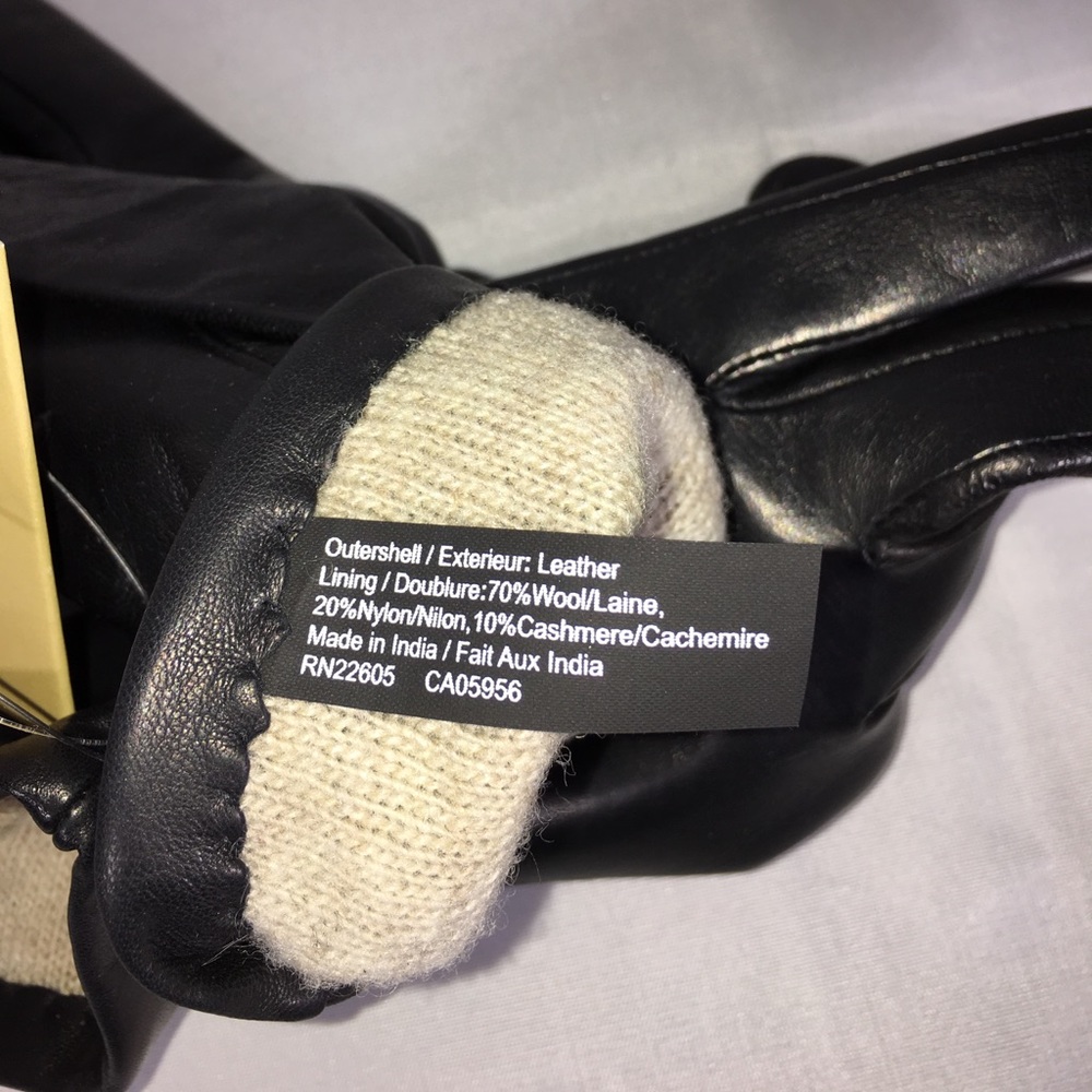 ❤️SOLD❤️Leather gloves - Picture 3 of 3