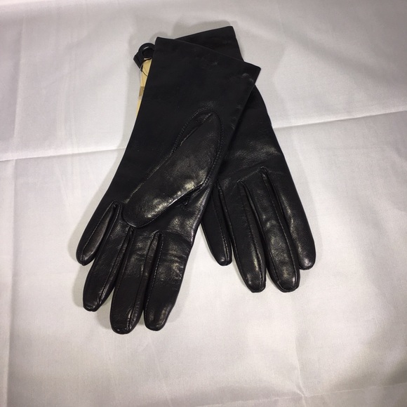 ❤️SOLD❤️Leather gloves - Picture 2 of 3