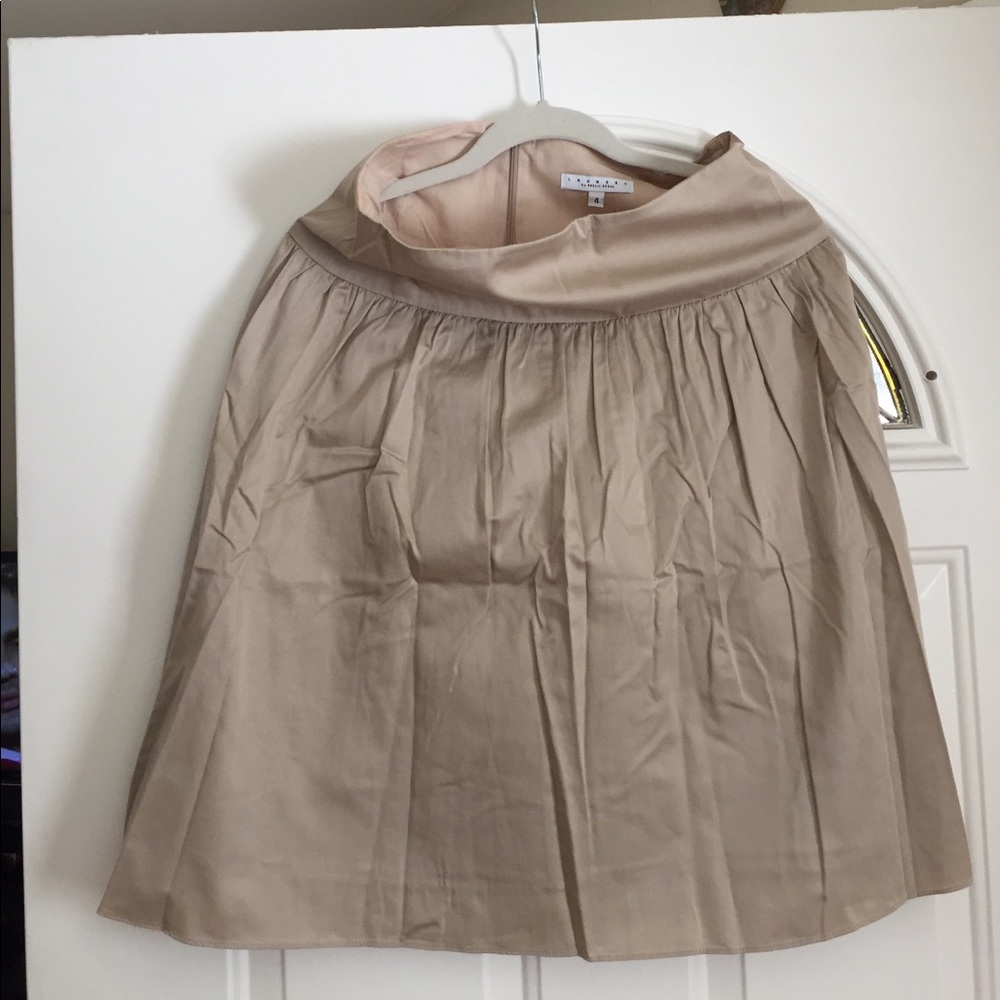 Laundry skirt