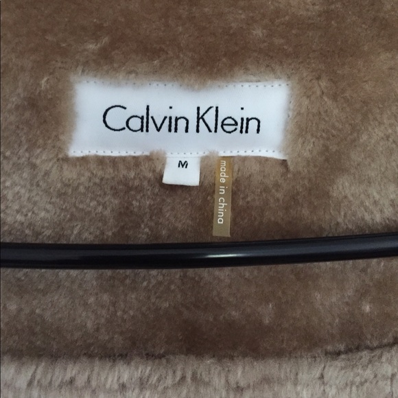 Calvin Klein shearling cape/size medium - Picture 3 of 3