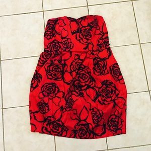🌹Silk Red and Black Strapless Torrid Dress🌹