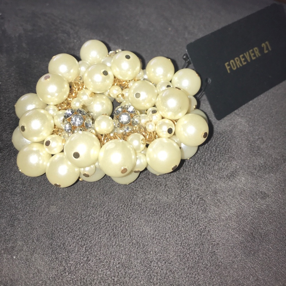 Forever 21 pearl bracelet
