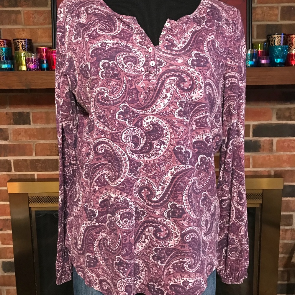 🍀Lucky Brand purple patterned Henley style top🍀
