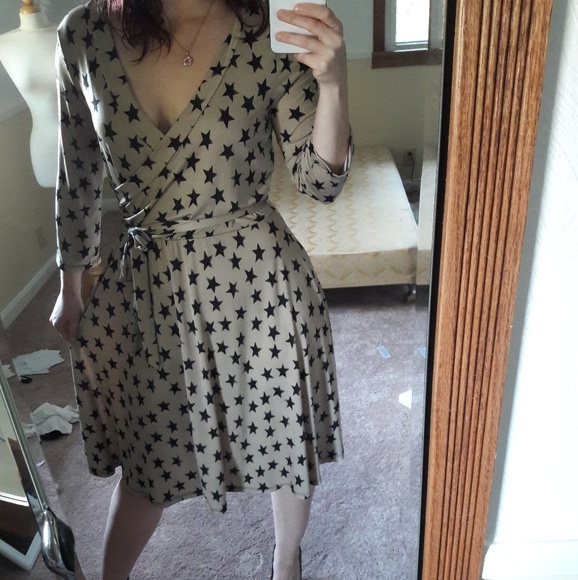 Fashion nova star wrap silky flare pin up dress l - Picture 4 of 4