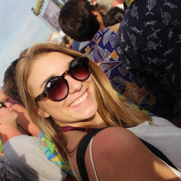 Meet your Posher, Lizzy - Picture 1 of 1