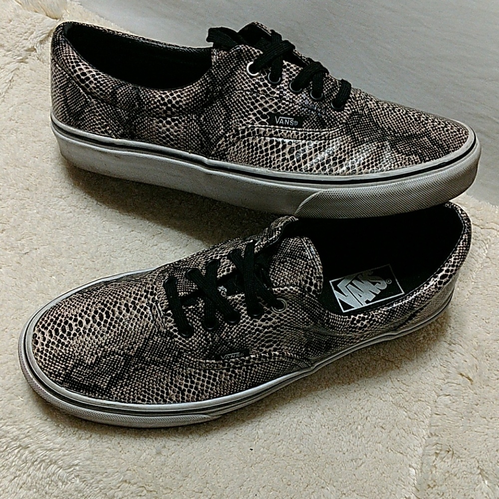Vans Off the Wall Snakeskin Lace-up
