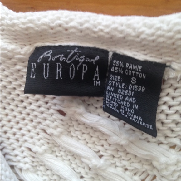 2/$20 Boutique Europa vintage sweater - Picture 4 of 5