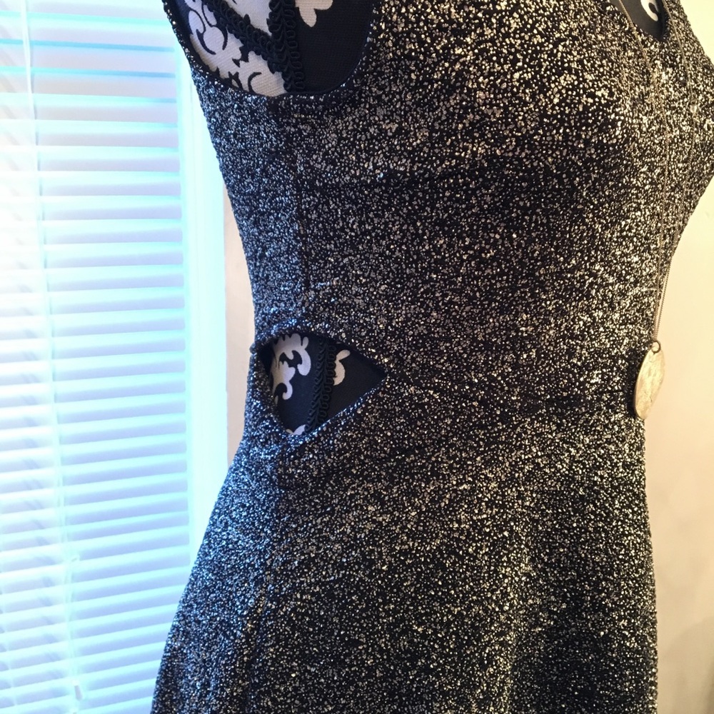 5 for $25 Soprano Bodycon Dress Size Medium