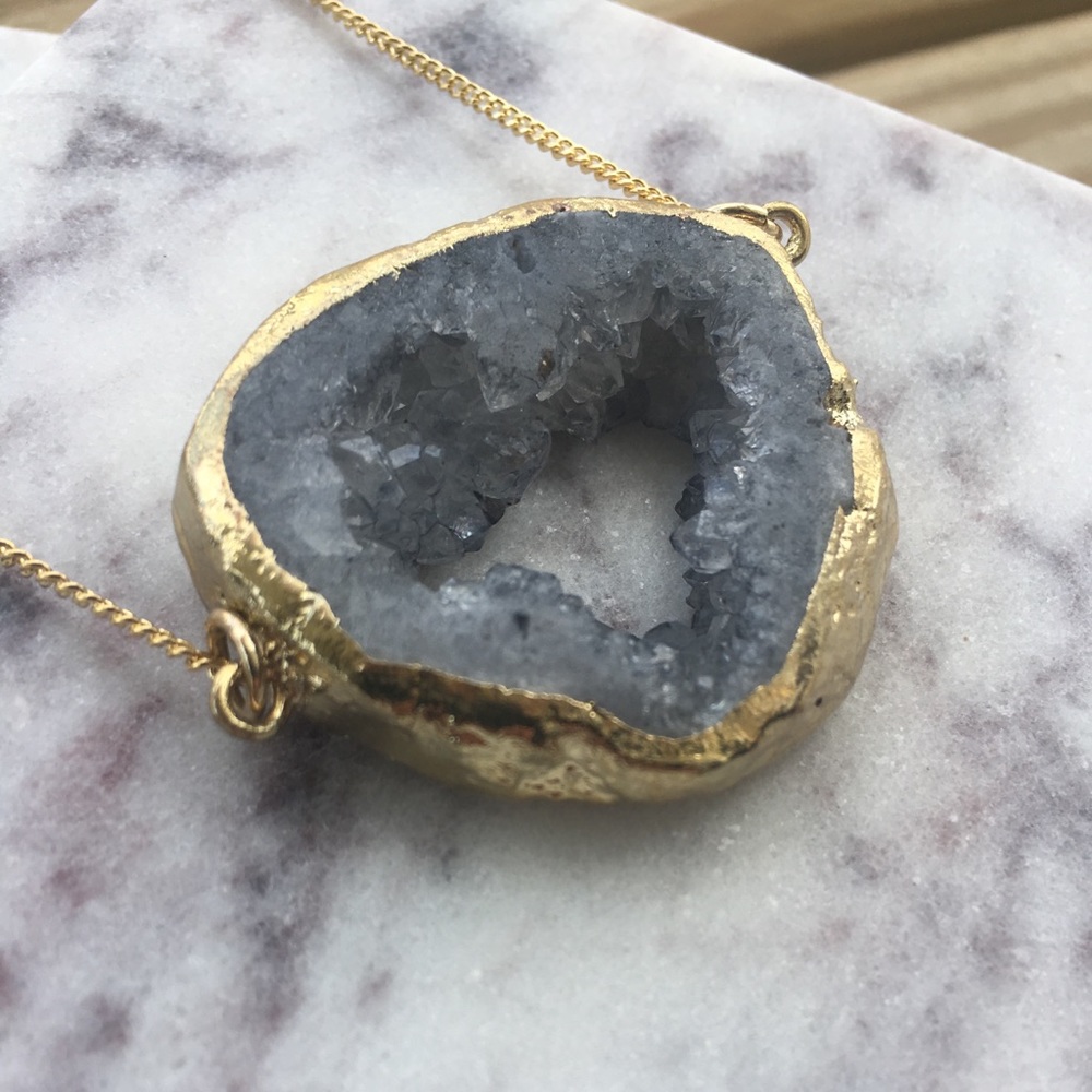 🥂HP🥂👄📿Beautiful Grey Druzy Necklace Gold Chain - Picture 3 of 5