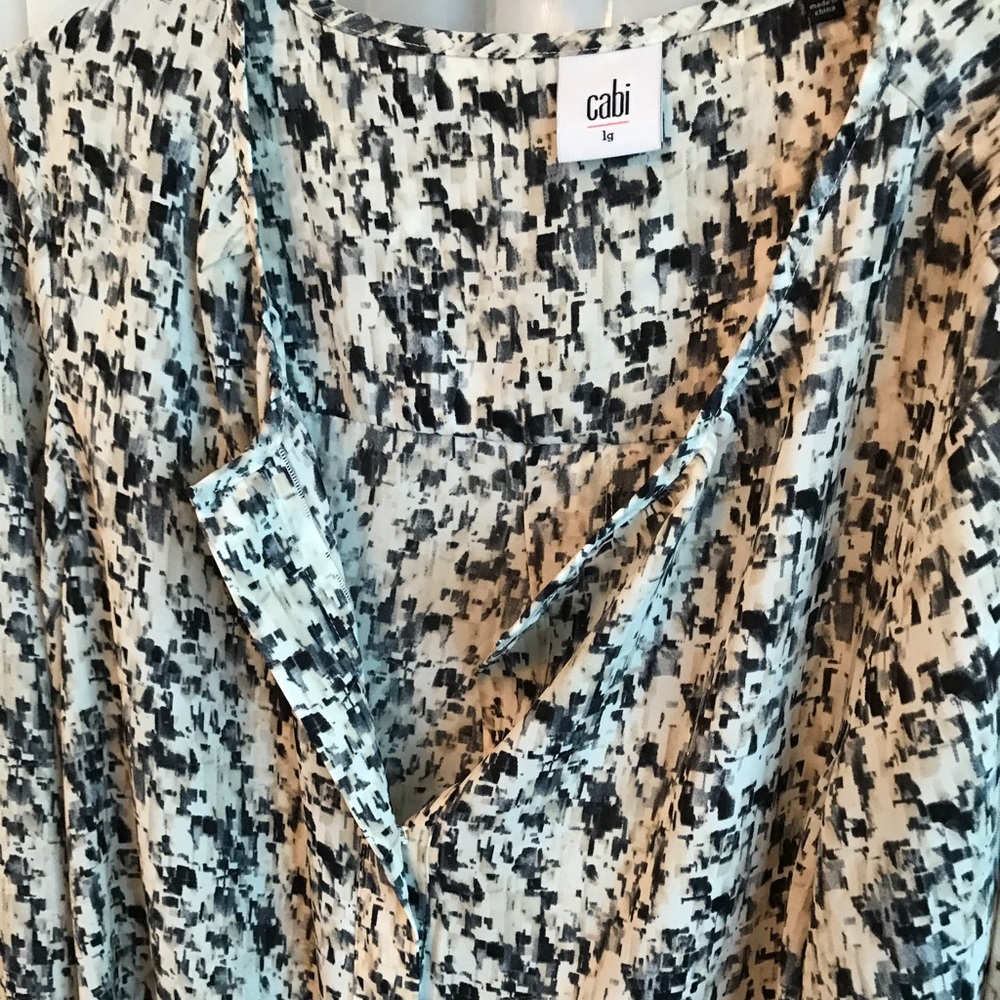 Cabi shatter Blouse. LS Large