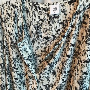 Cabi shatter Blouse. LS Large