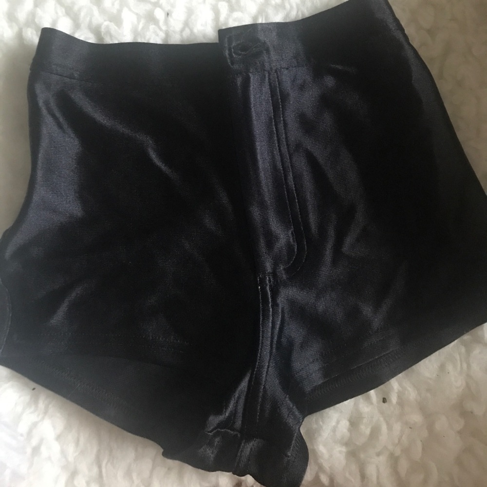 Shorts - Picture 2 of 3