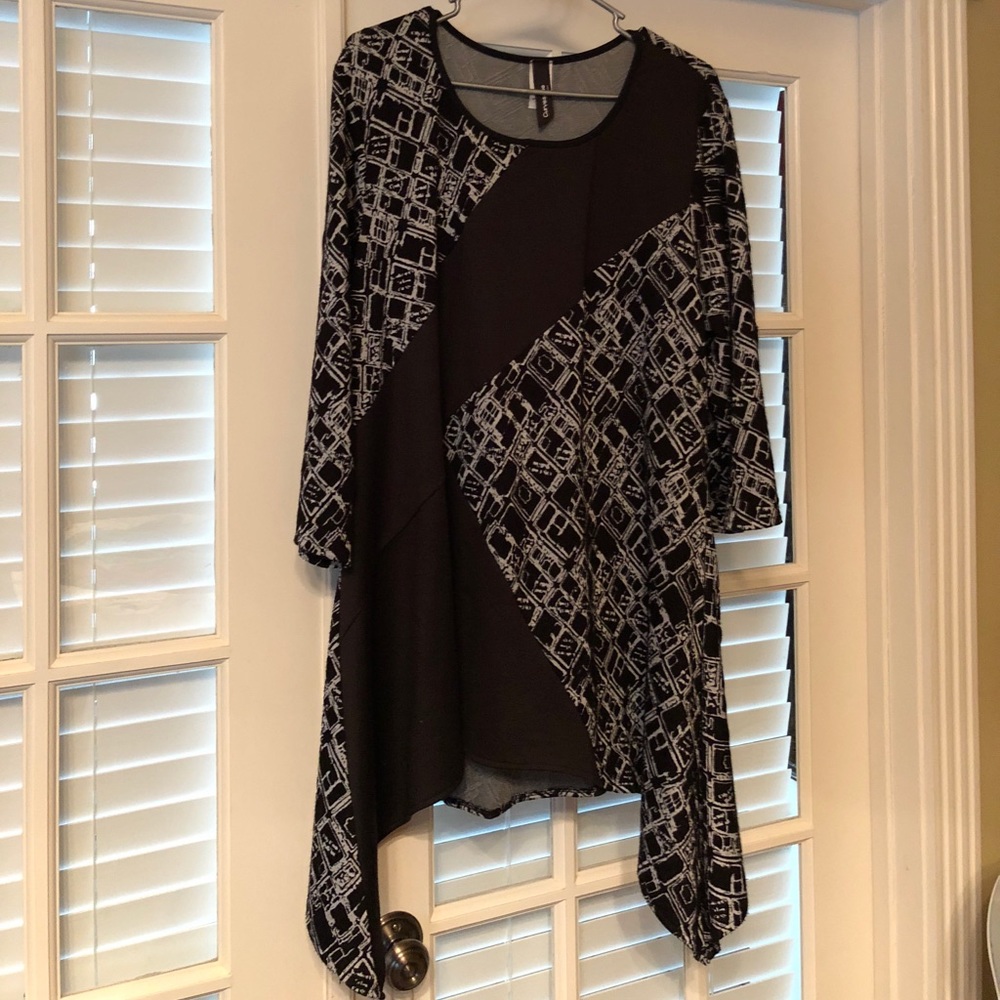 Curvesque black and white square dress tunic