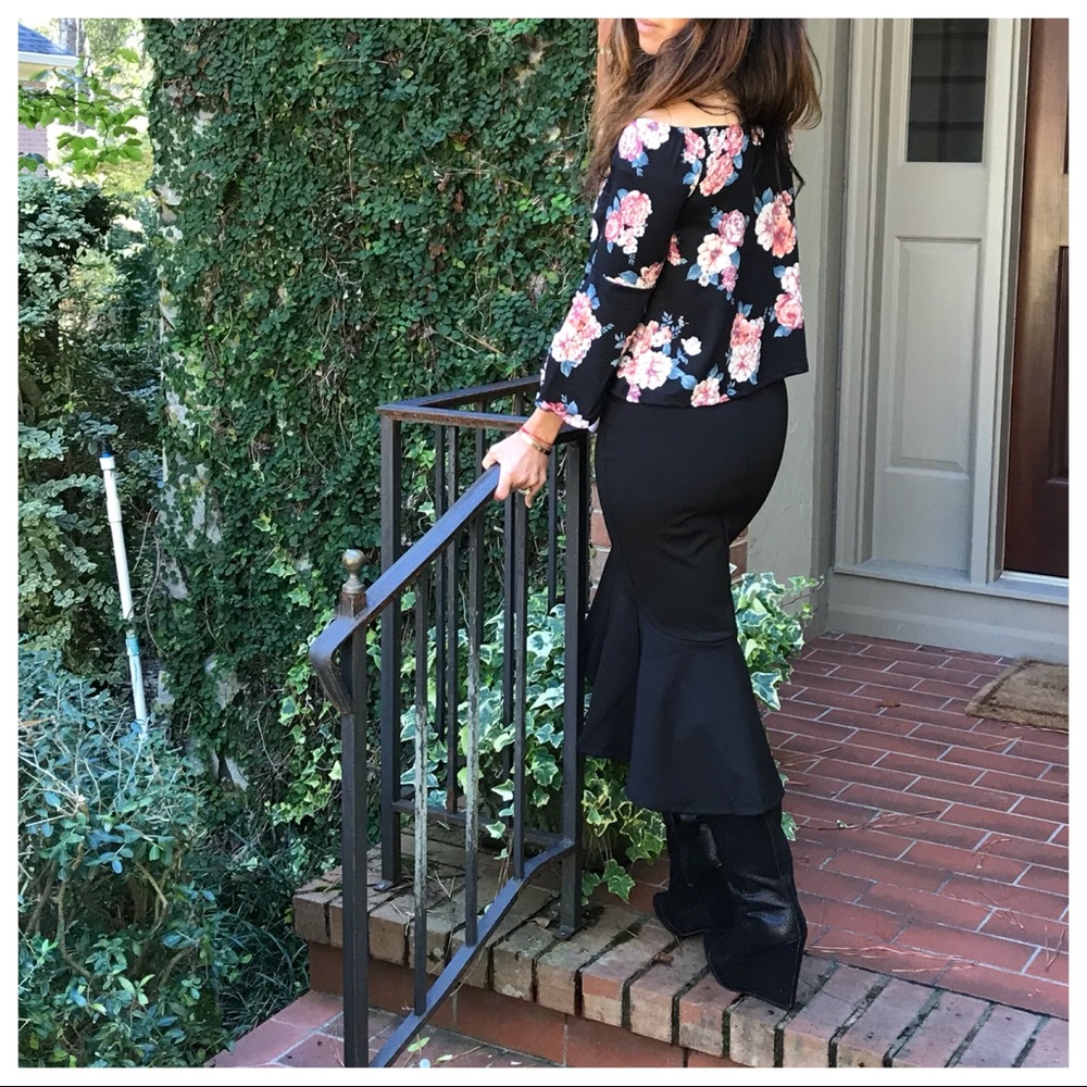 ✨LAST ONE CLEARANCE ✨Black mermaid skirt - Picture 3 of 8