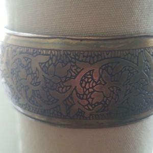 Jewelry - 🔥FINAL PRICE 🔥Vintage gold bangle Jewelry - 🔥FINAL PRICE 🔥Vintage gold bangle