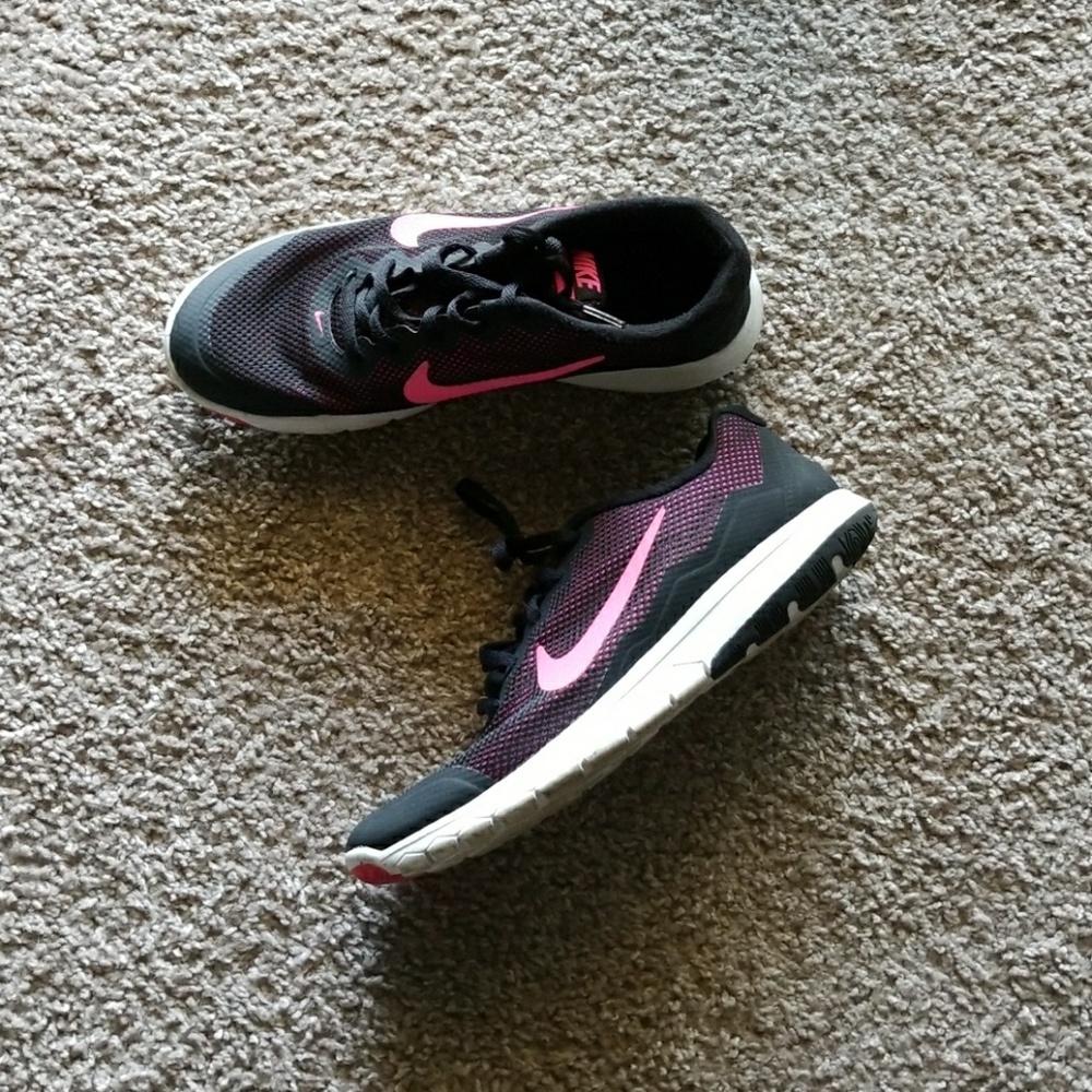 Lightly worn Nike Running Shoes!
